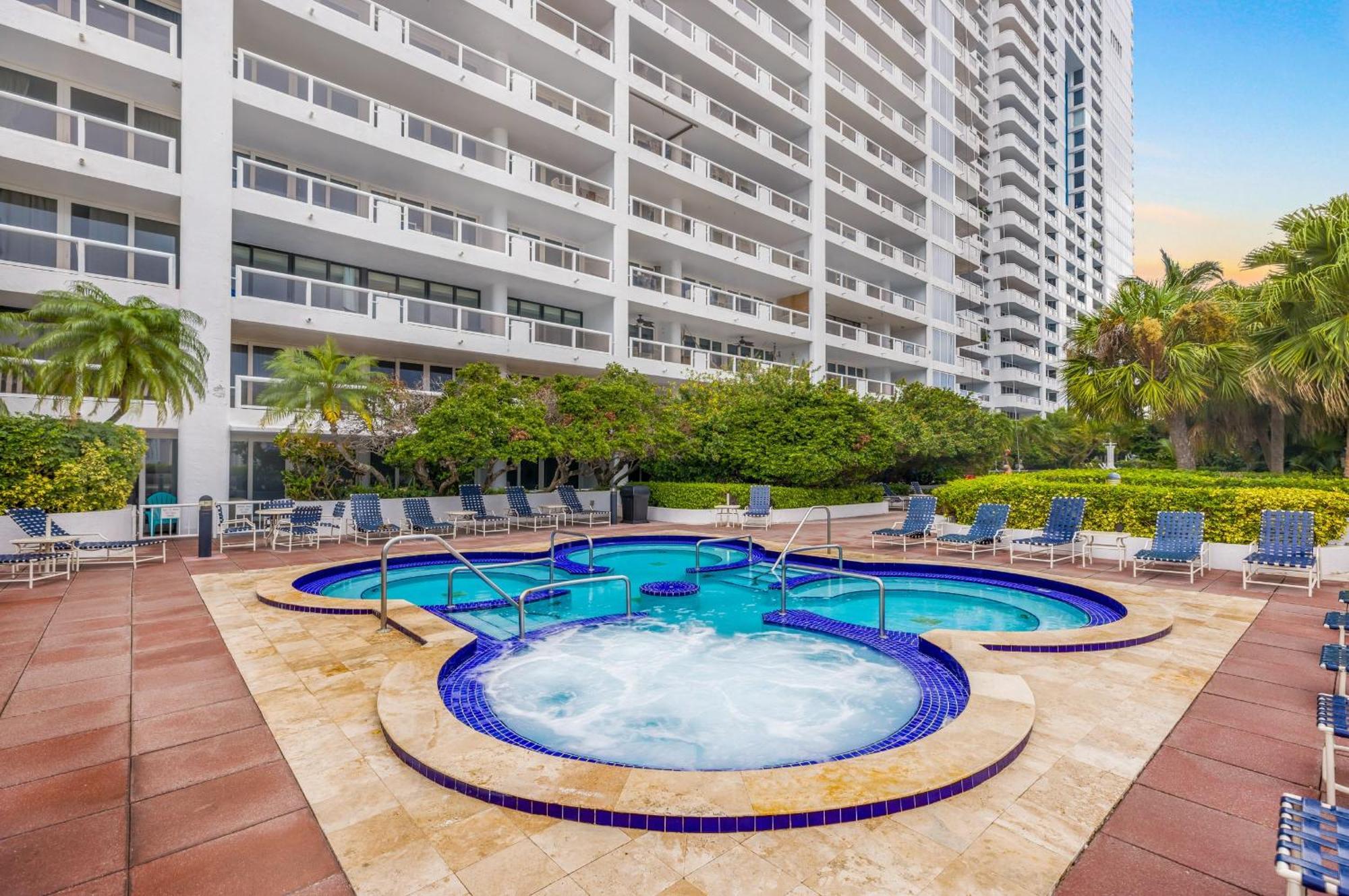 Turquoise Waves Oasis Villa Miami Exterior photo